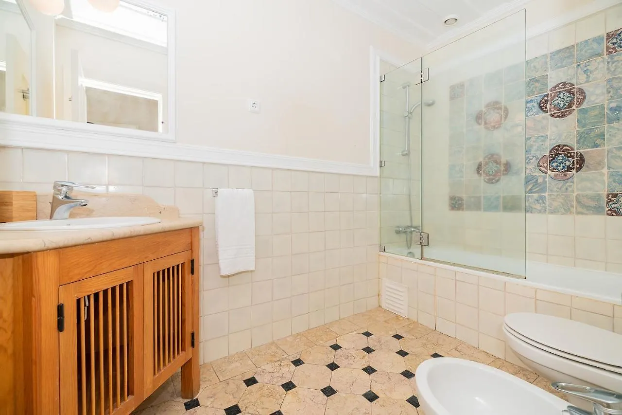 Lisboa Stunning & Modern 2 Bedroom Apartment In Chiado